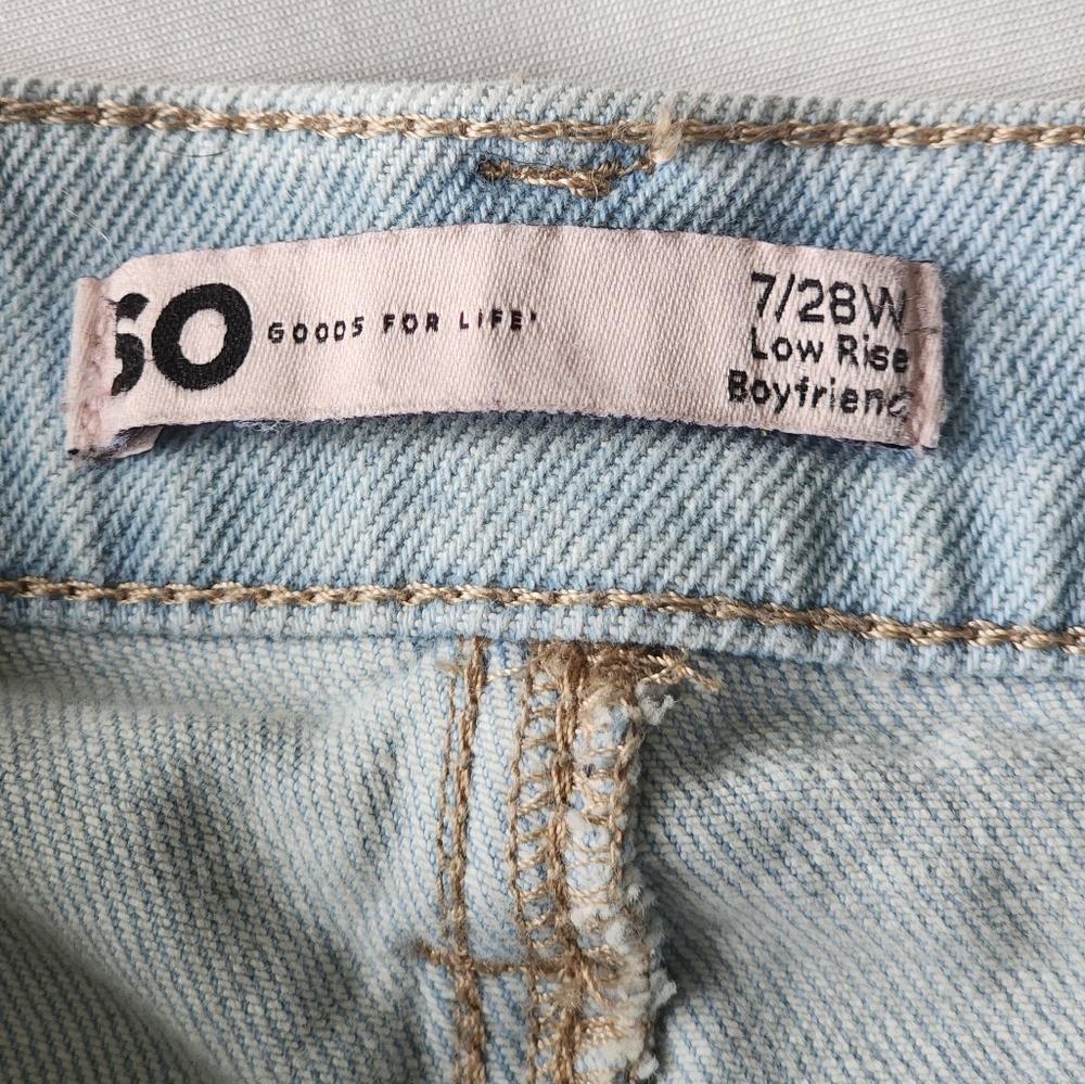 SO Blue Boyfriend Jeans with Light Wash and Distressed Look